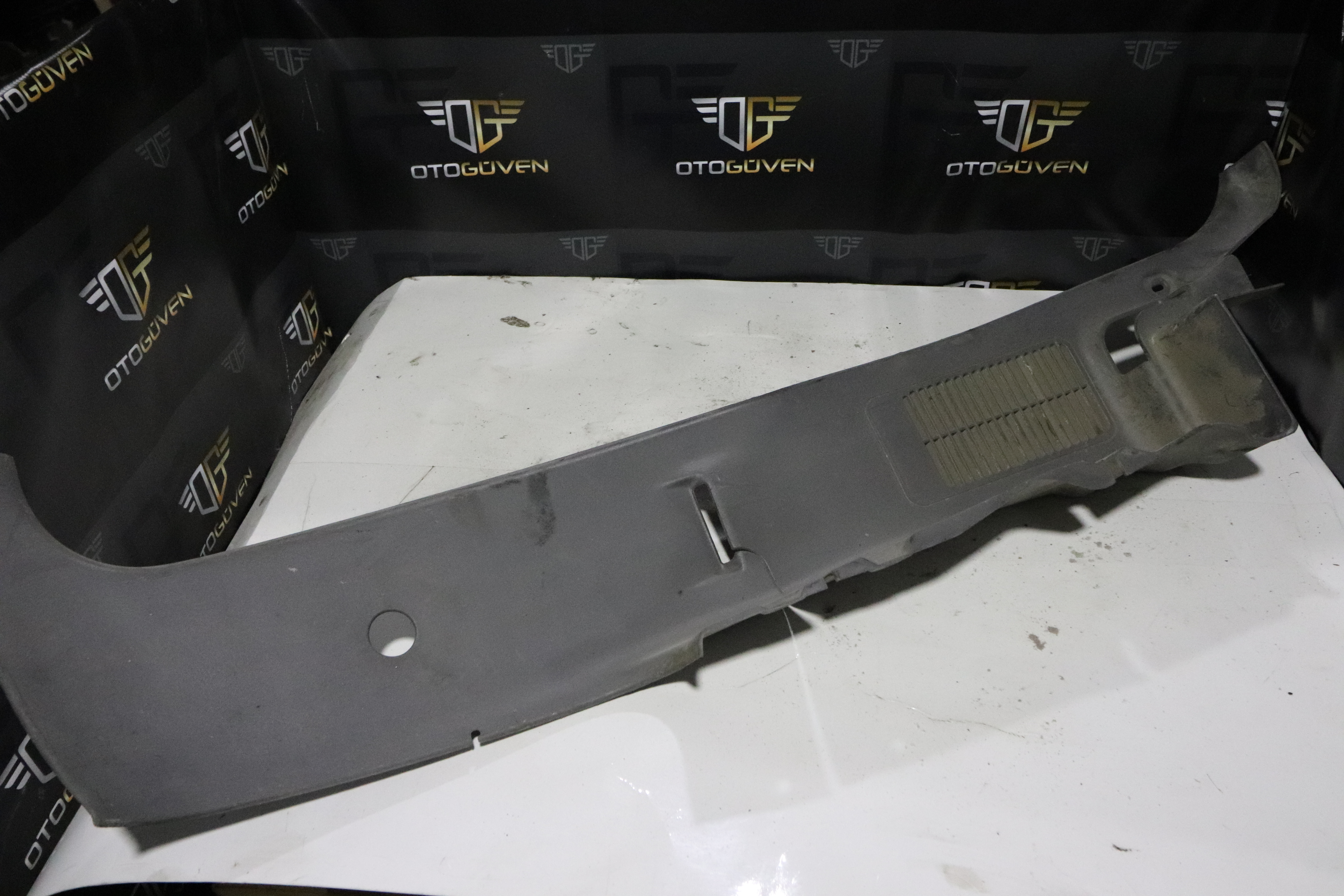 2008-2011 RANGER ARKA DİREK PLASTİĞİ