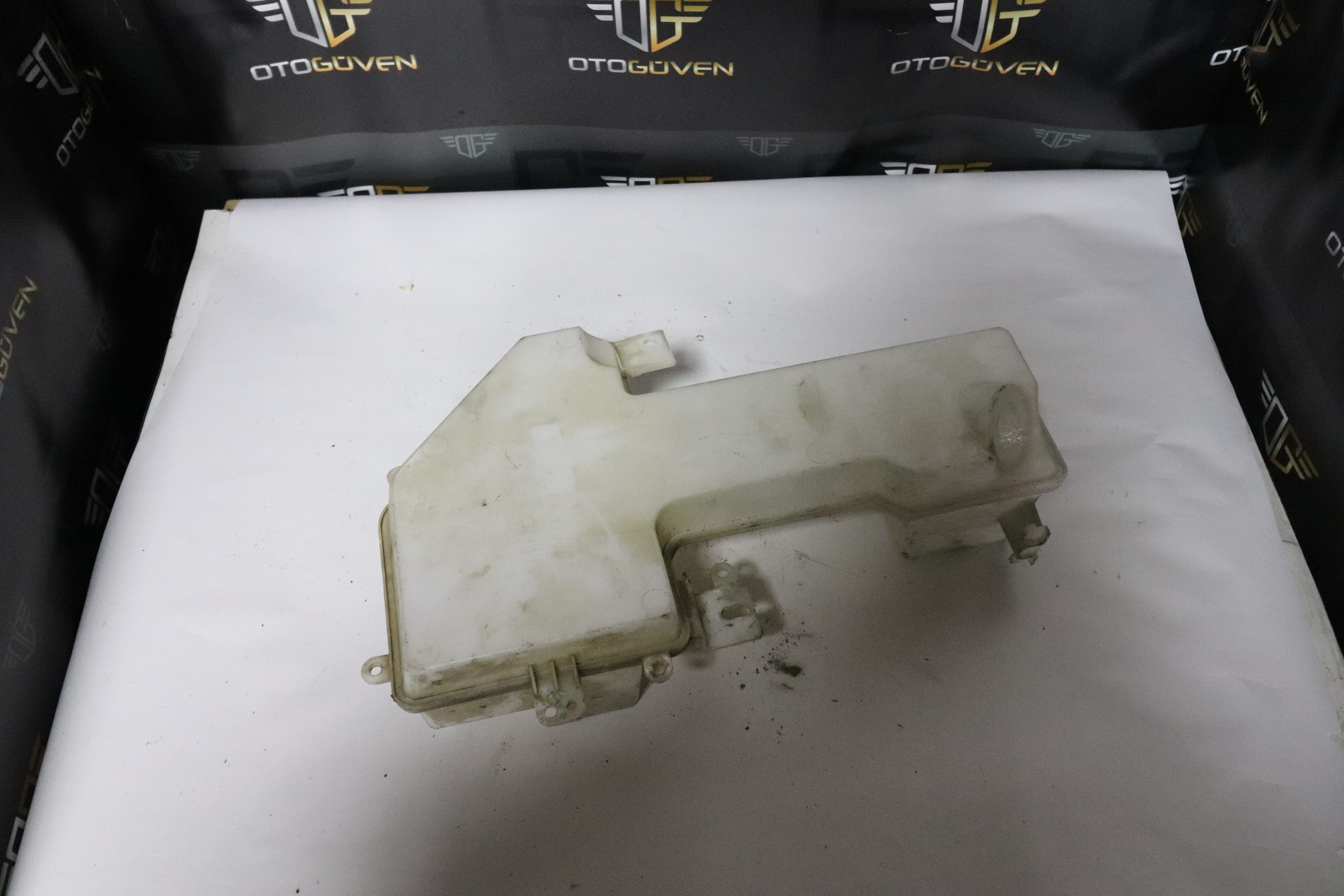 CUSTOM CAM SİLECEK SU BİDONU