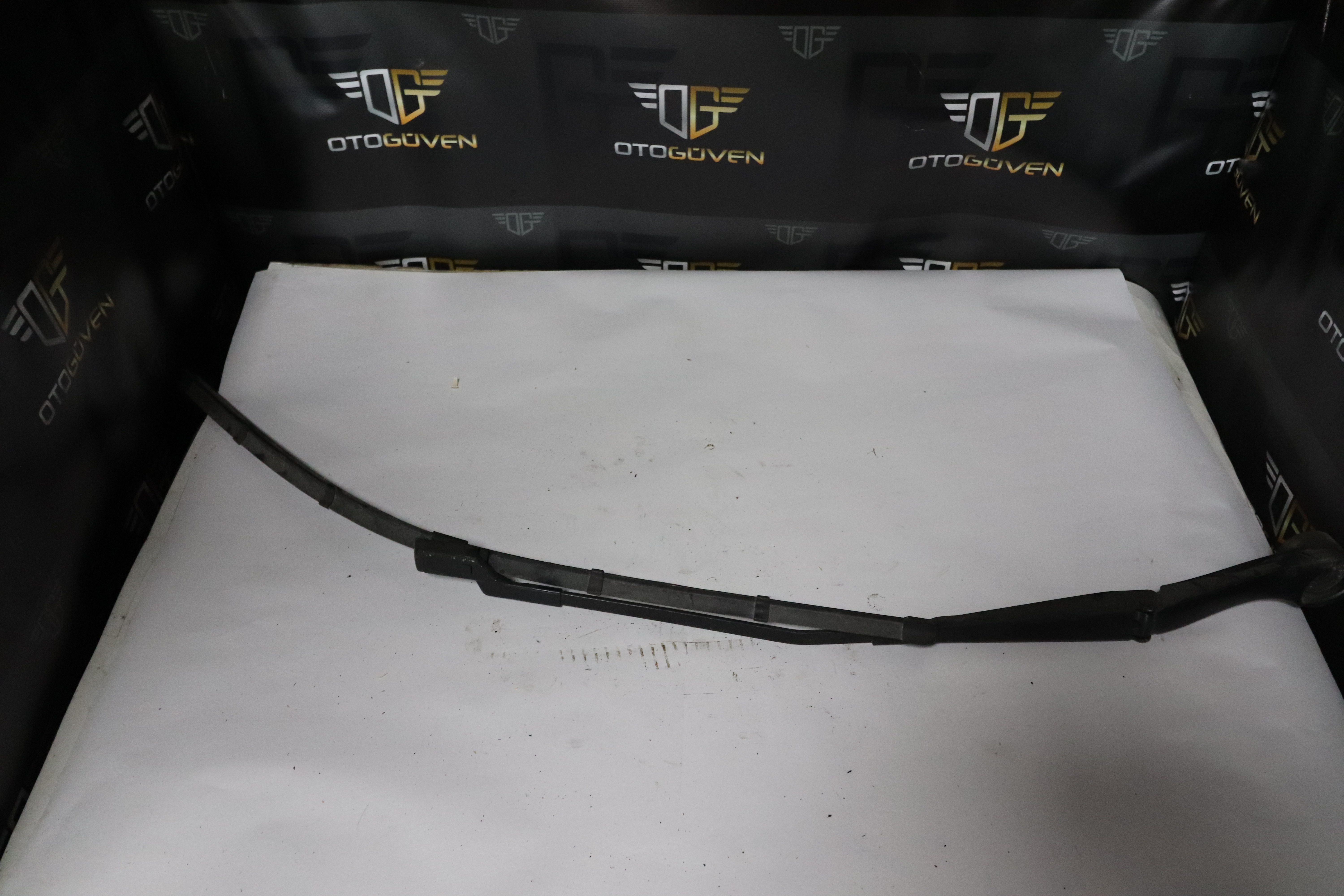 CUSTOM ÖN CAM SİLECEĞİ