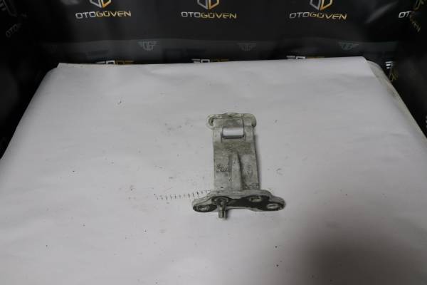 Ford Custom Arka Kapı Menteşesi Çıkma – Dayanıklı Yapı, Güvenli Kullanım ve Ekonomik Çözüm