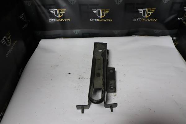 Ford Custom Arka Tampon Kulağı Sol Çıkma