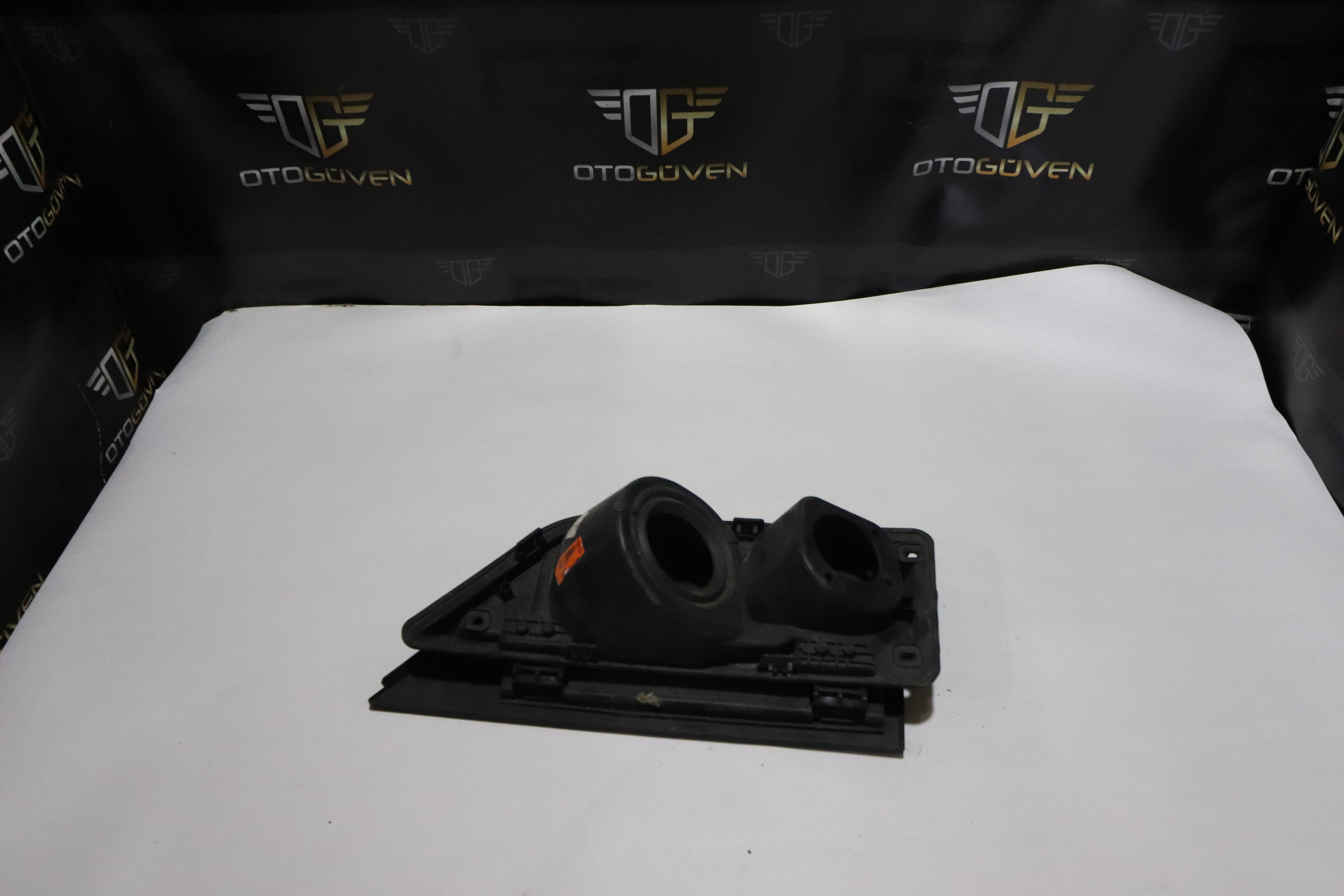 FORD CUSTOM MAZOT DIŞ KAPAĞI