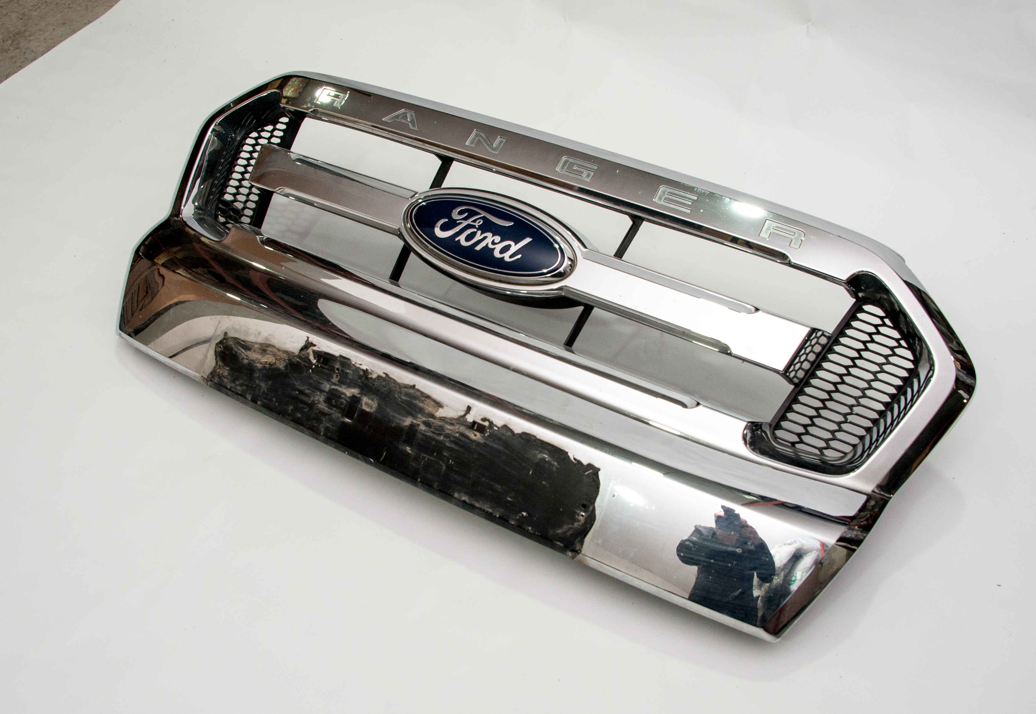 FORD RANGER 2018 SONRASI ÖN PANJURLAR ÇIKMA