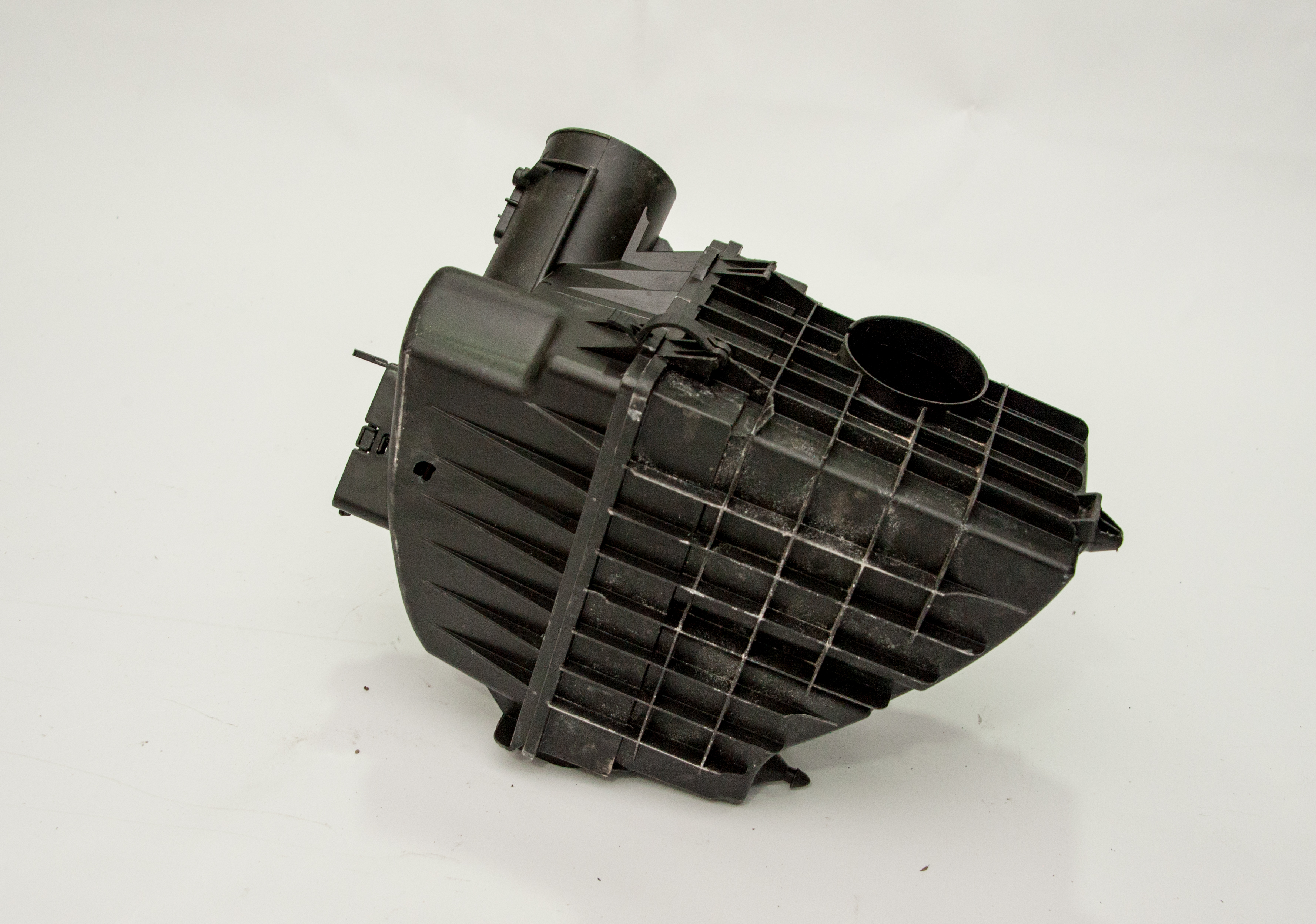 FORD TRANSİT 2015 HAVA FİLİTRE KUTULARI