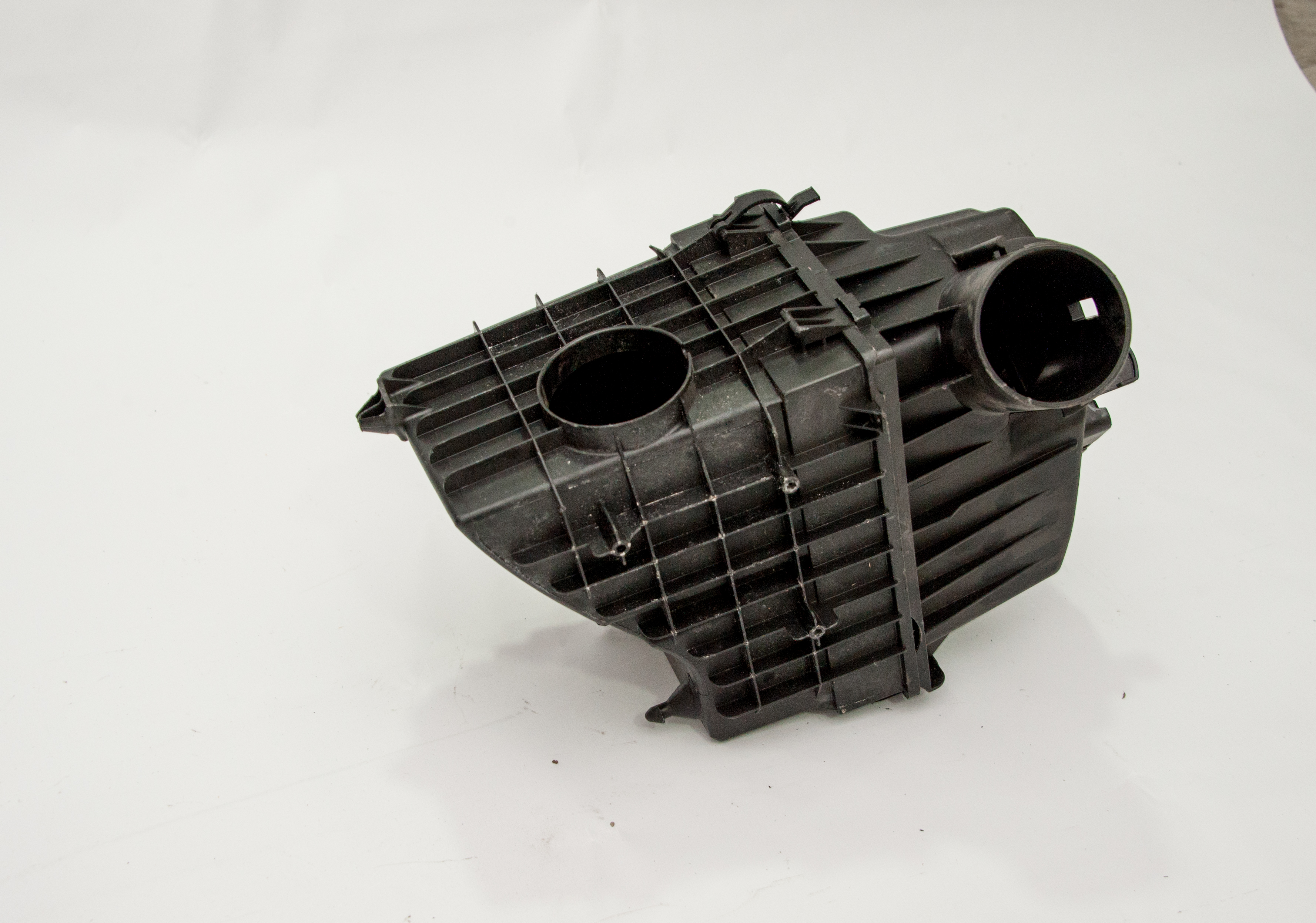 FORD TRANSİT 2015 HAVA FİLTRE KUTUSU