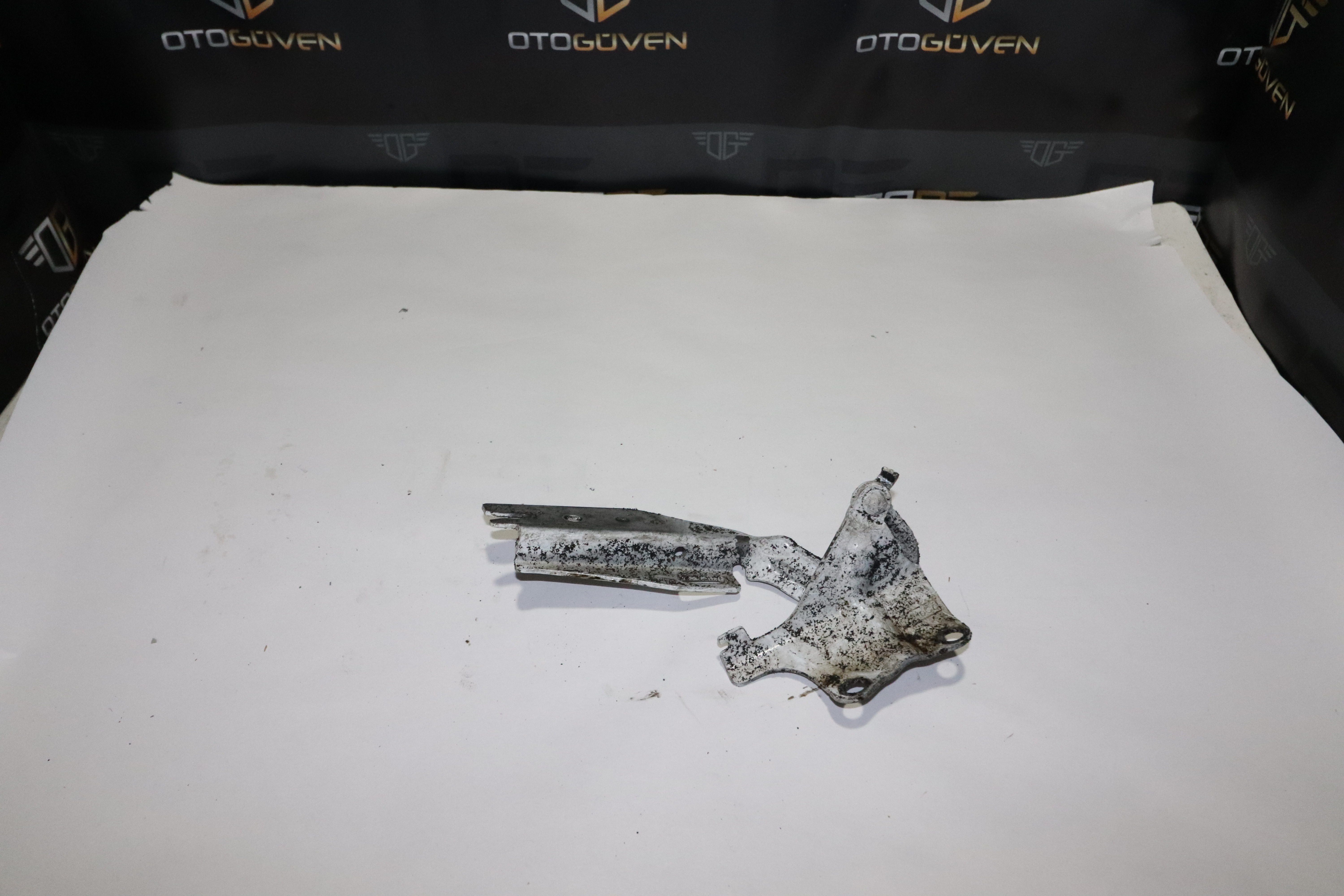 RANGER 2015-2018 KAPUT MENTEŞESİ