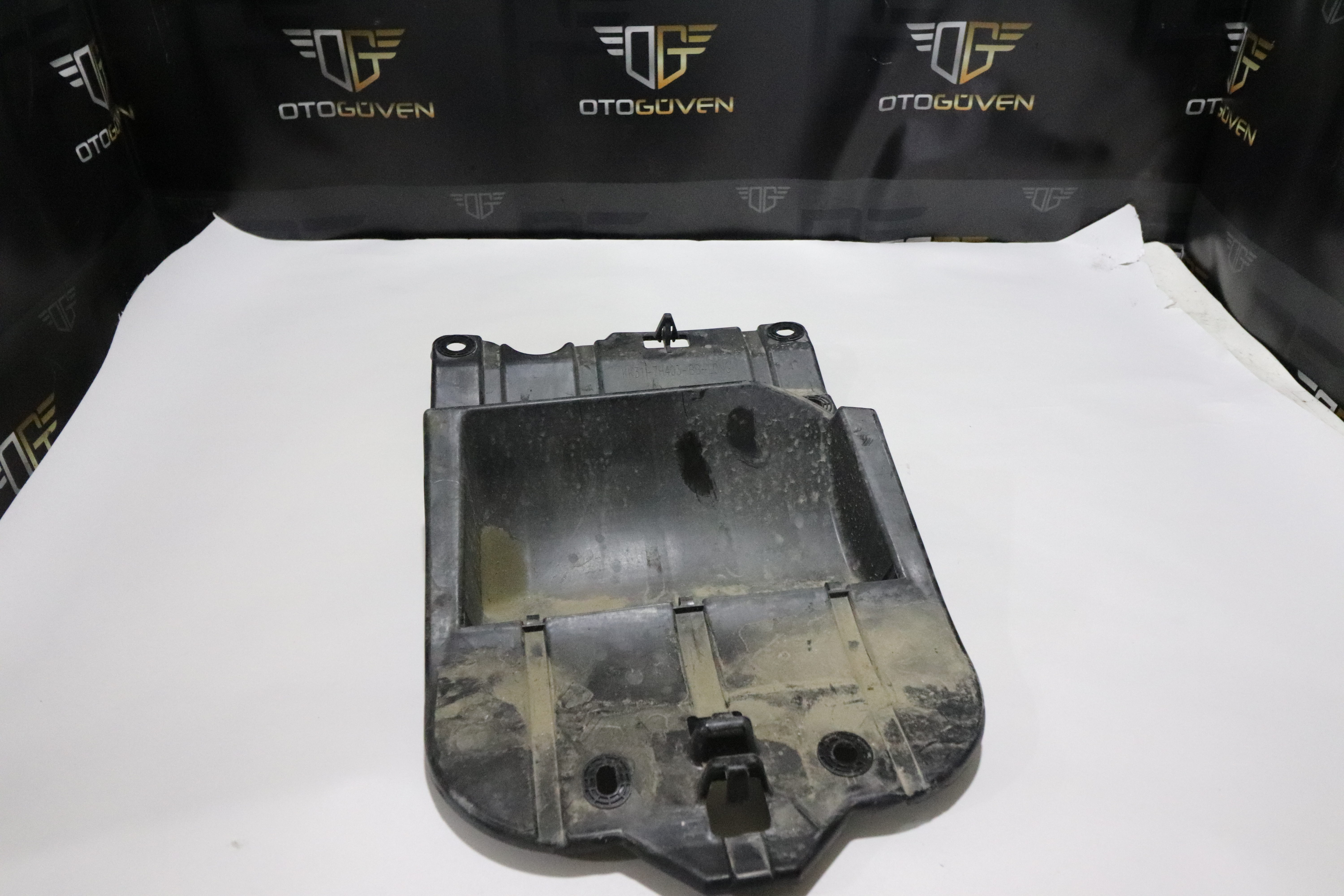 TRANSİT 363 GÖZ PLASTİĞİ ÜST