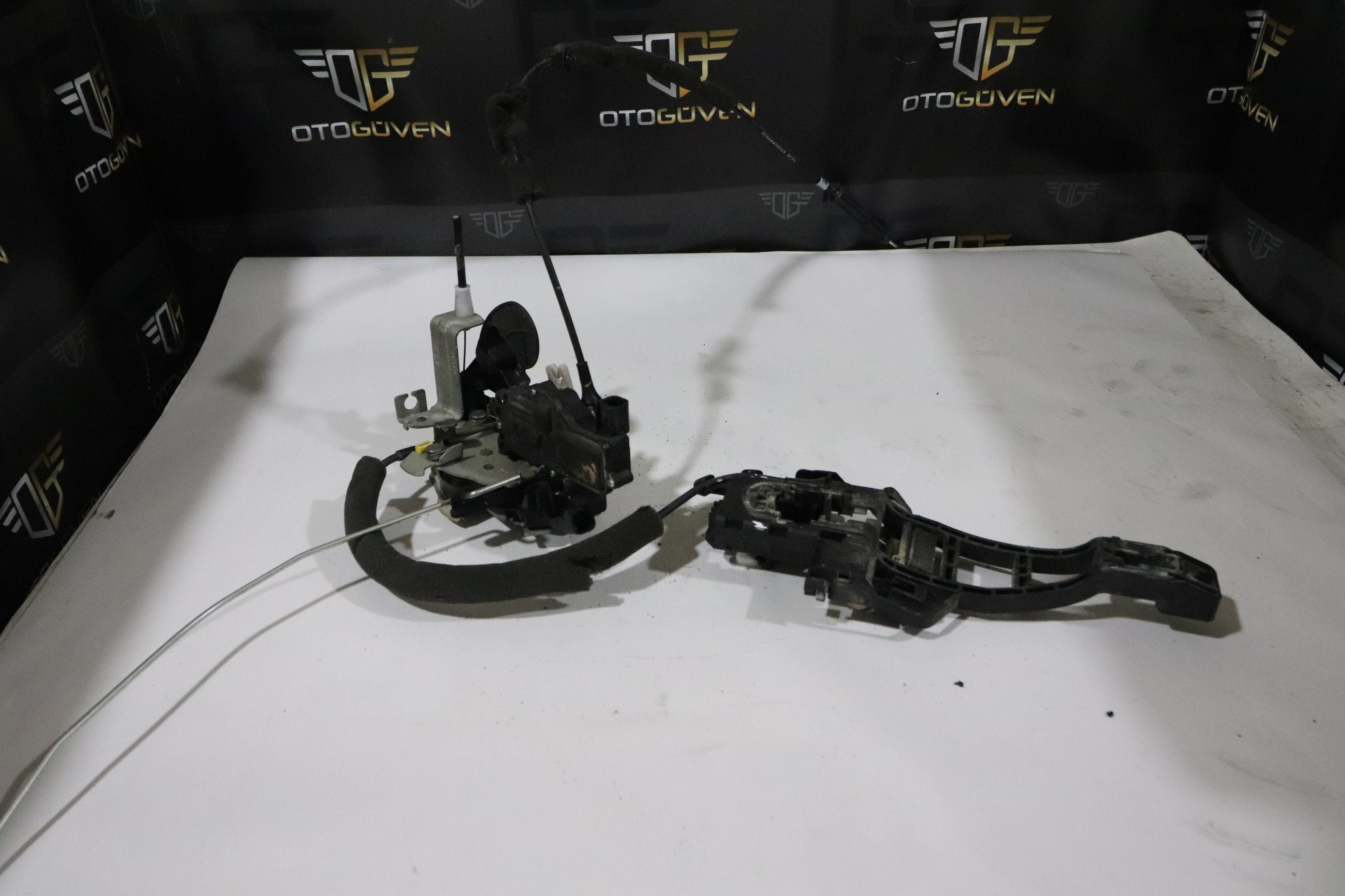 TRANSİT CUSTOM ARKA ÇİFT KAPI KİLİDİ