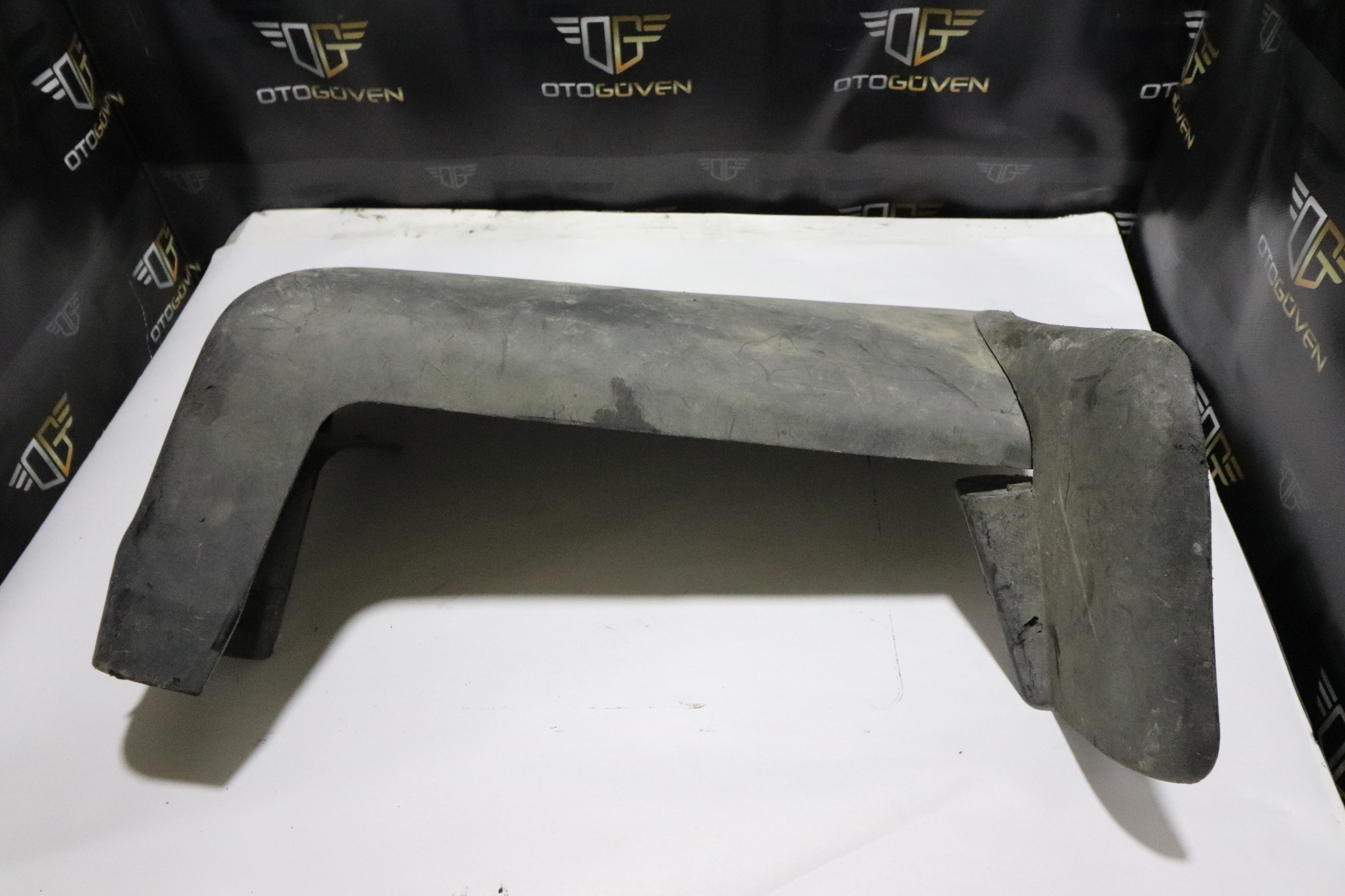 TRANSİT V184 ARKA TAMPON KÖŞESİ