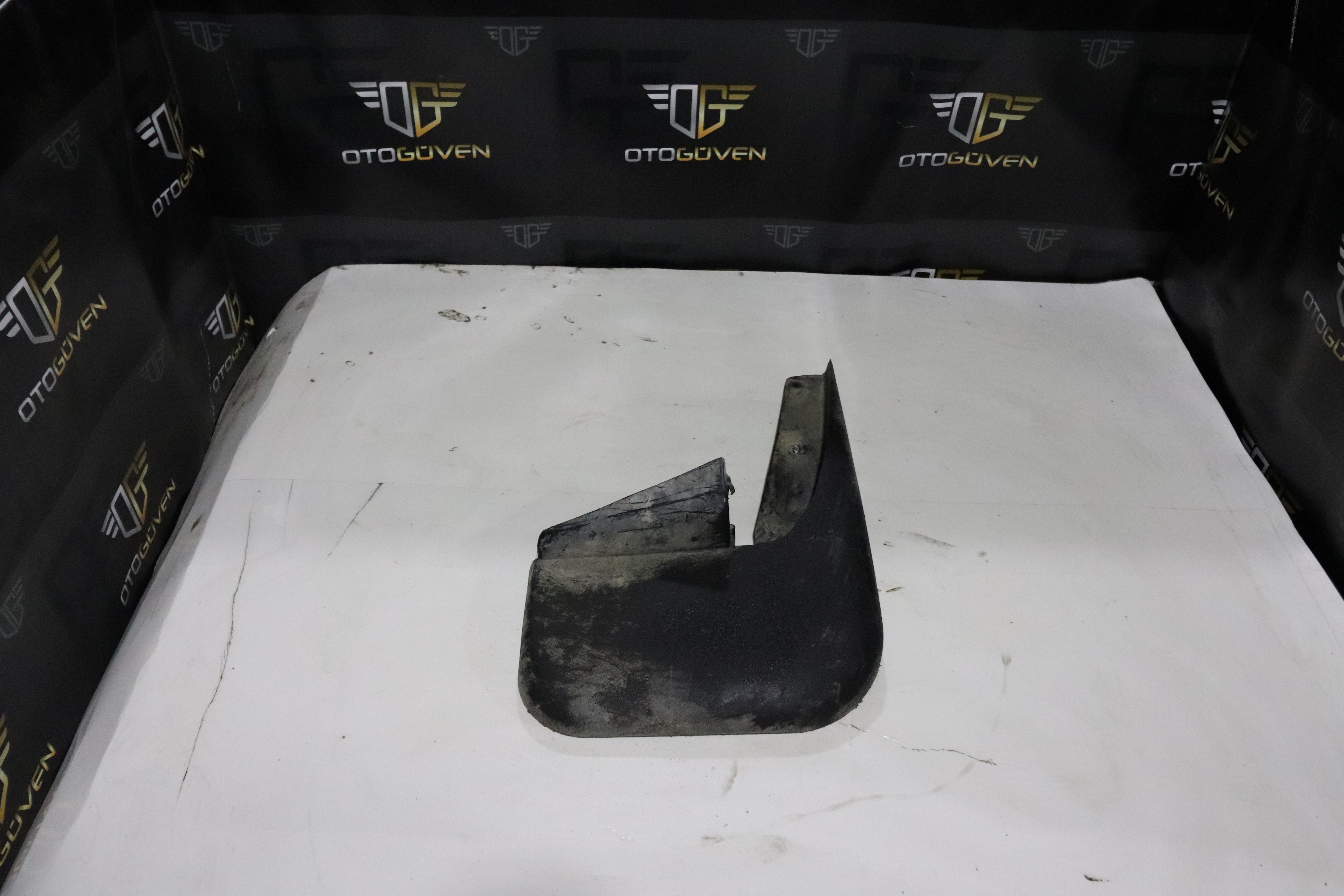 TRANSİT V184 ARKA TOZLUK