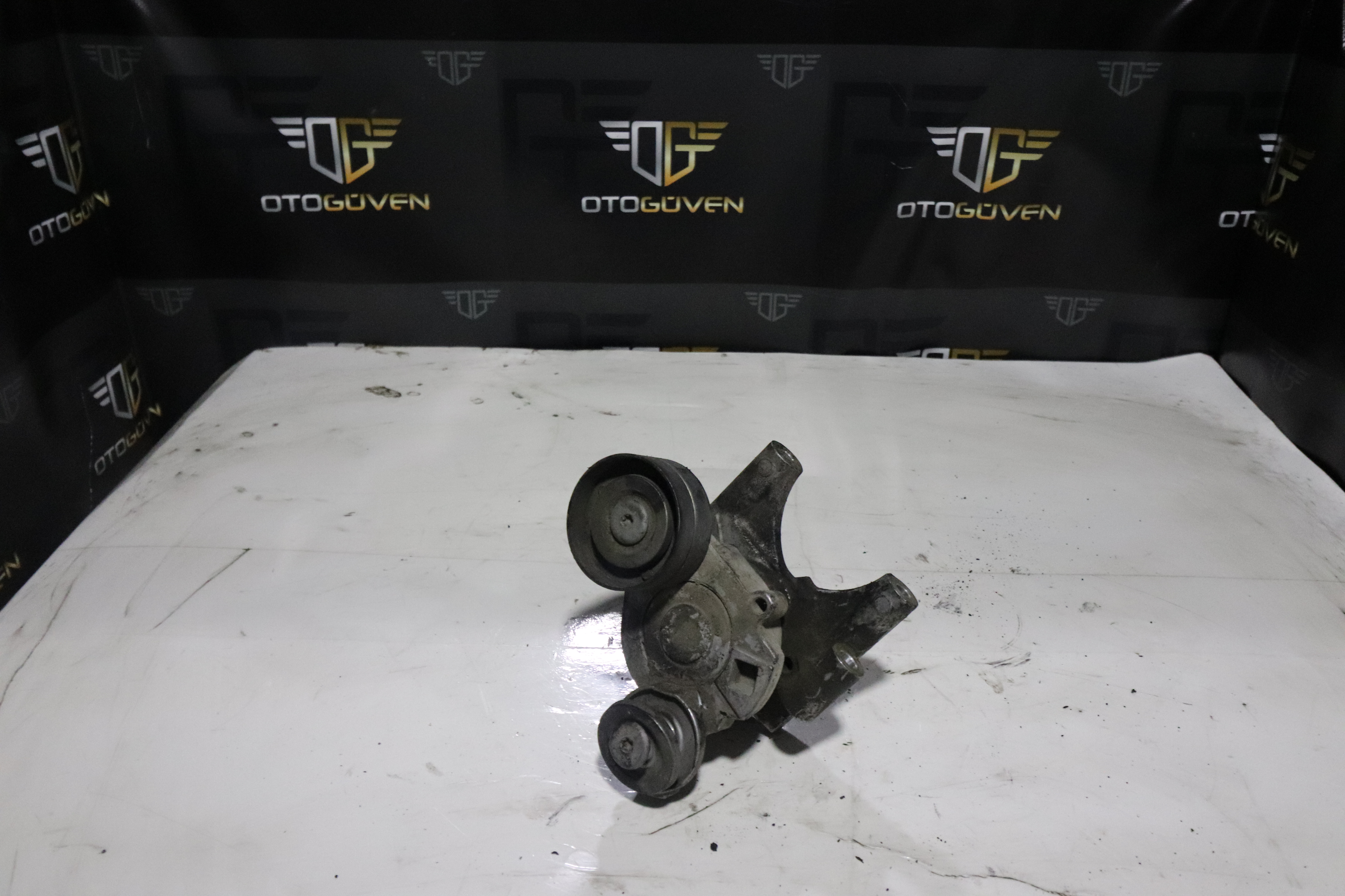 TRANSİT V184 ŞARJ DİNAMOSU AYAĞI