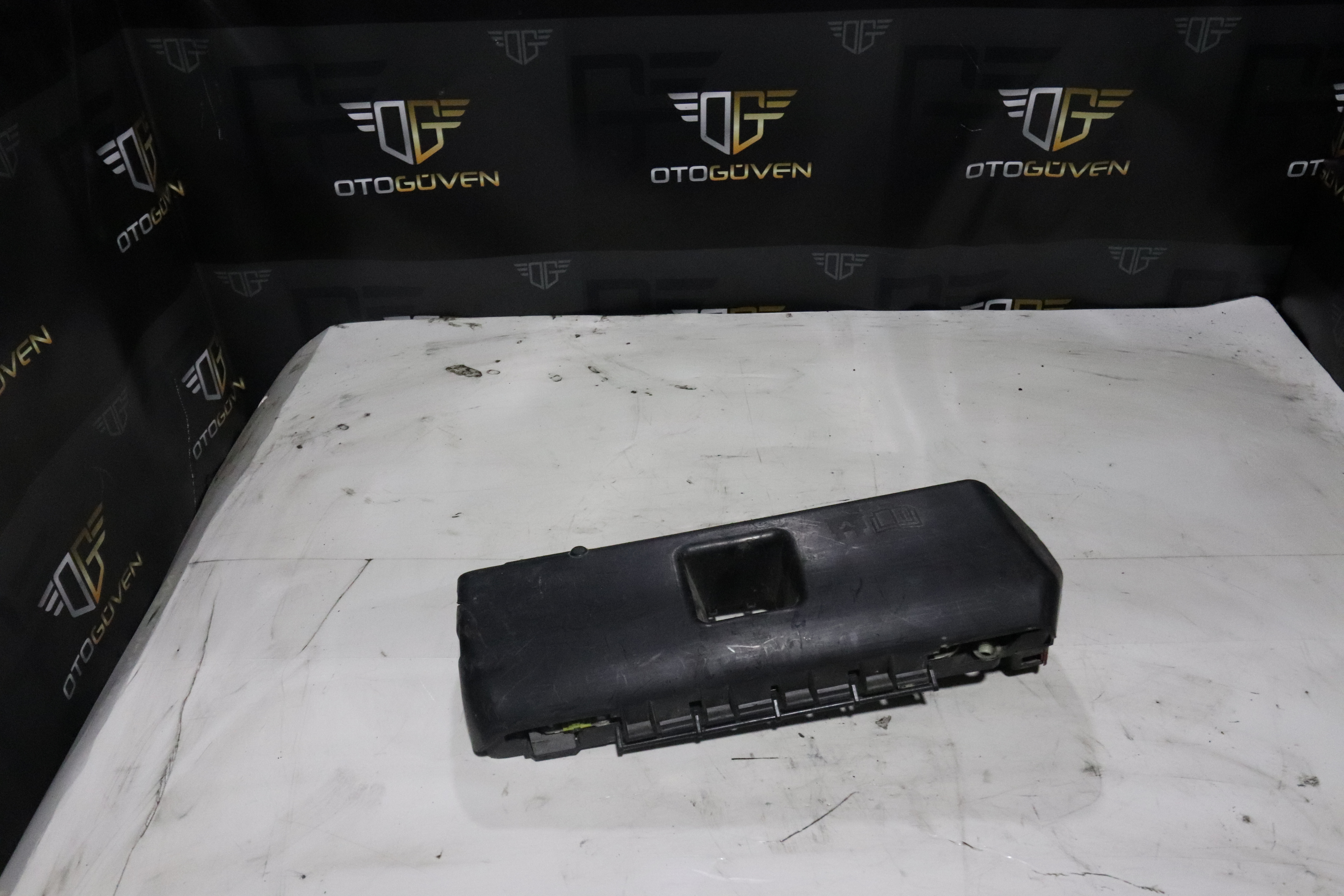 TRANSİT V184 SİGORTA KUTUSU KAPAĞI