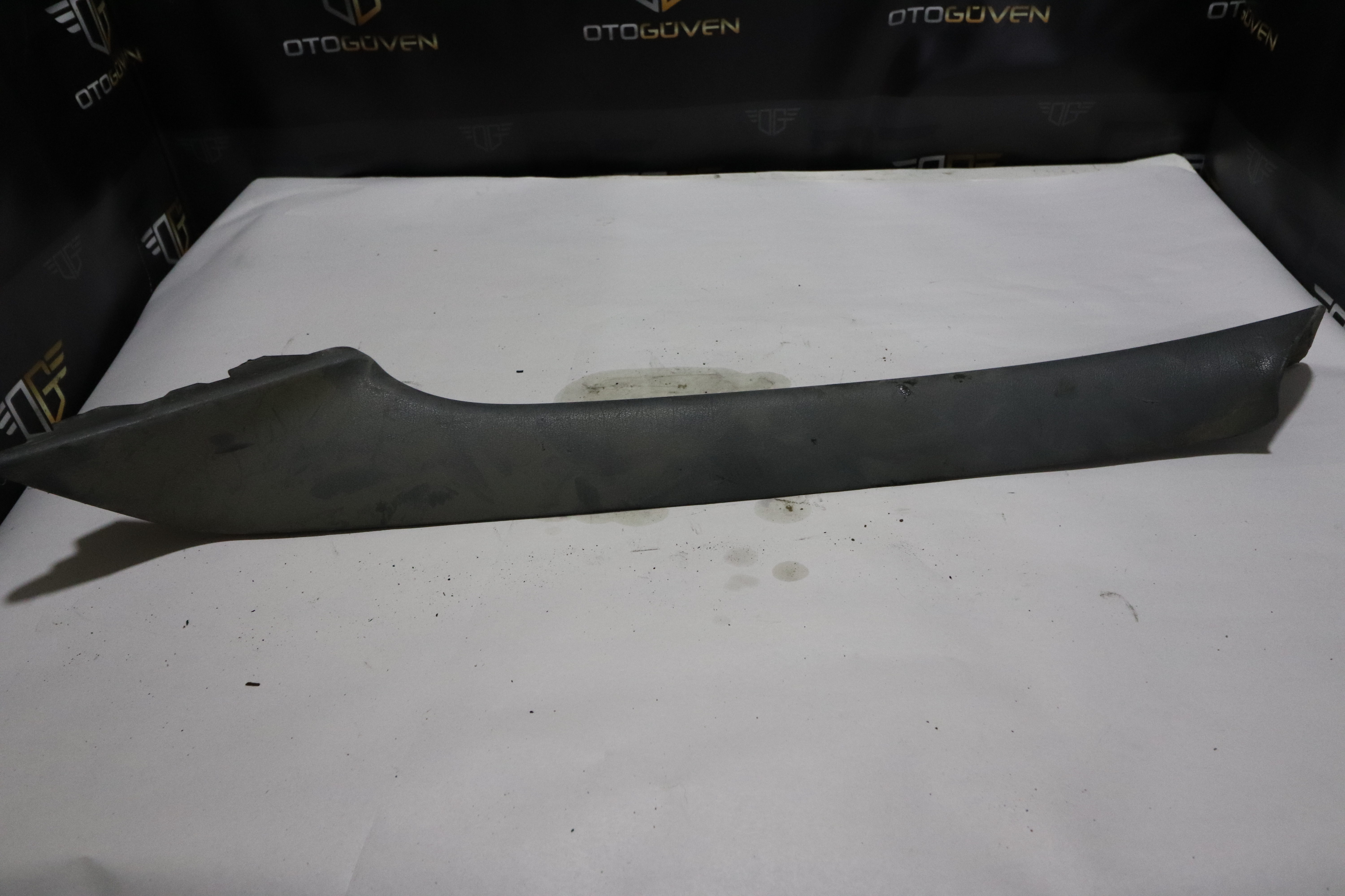 TRANSİT V347 CAM İÇ DİREK PLASTİĞİ