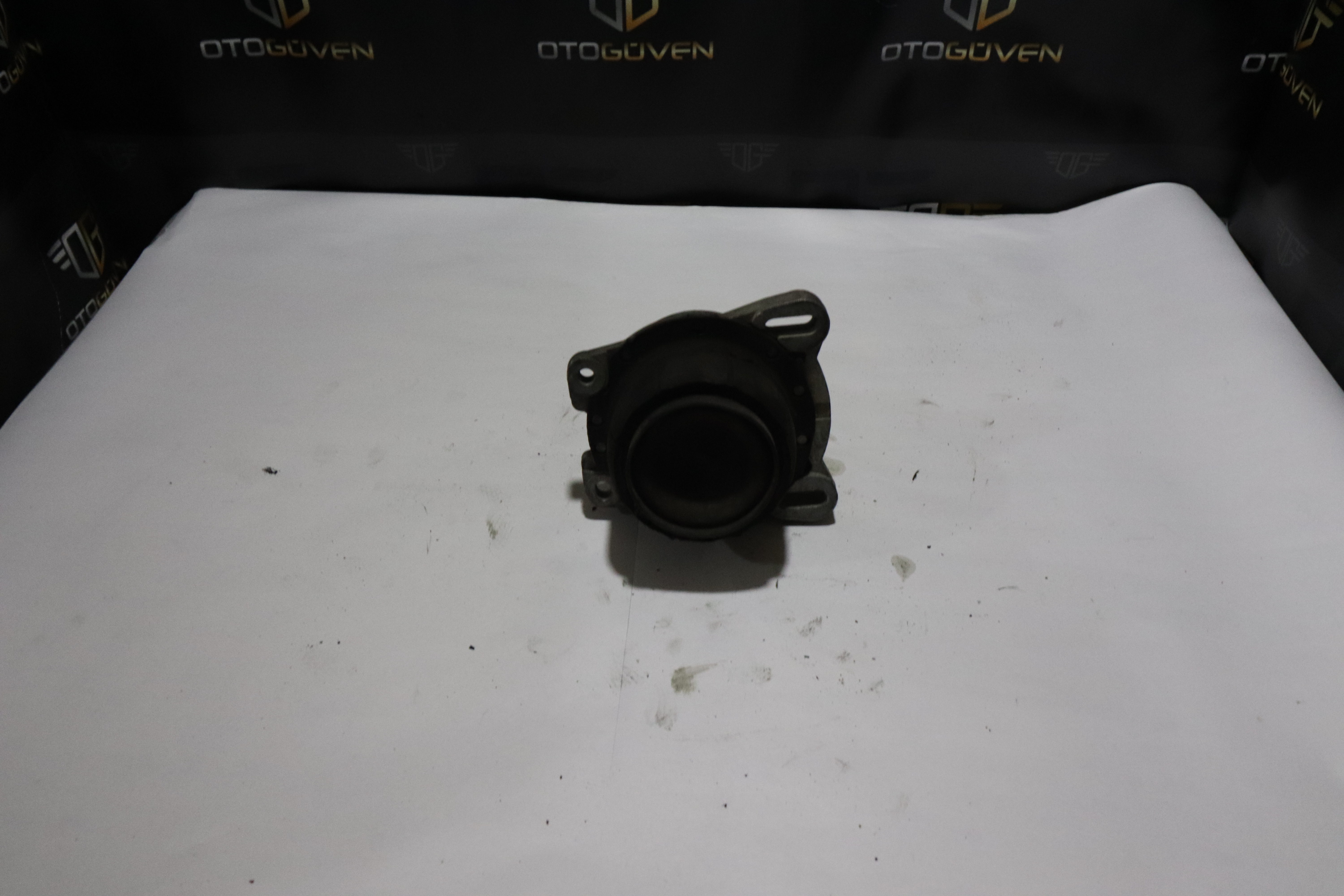 TRANSİT V347 TRAVEZ KULAĞI