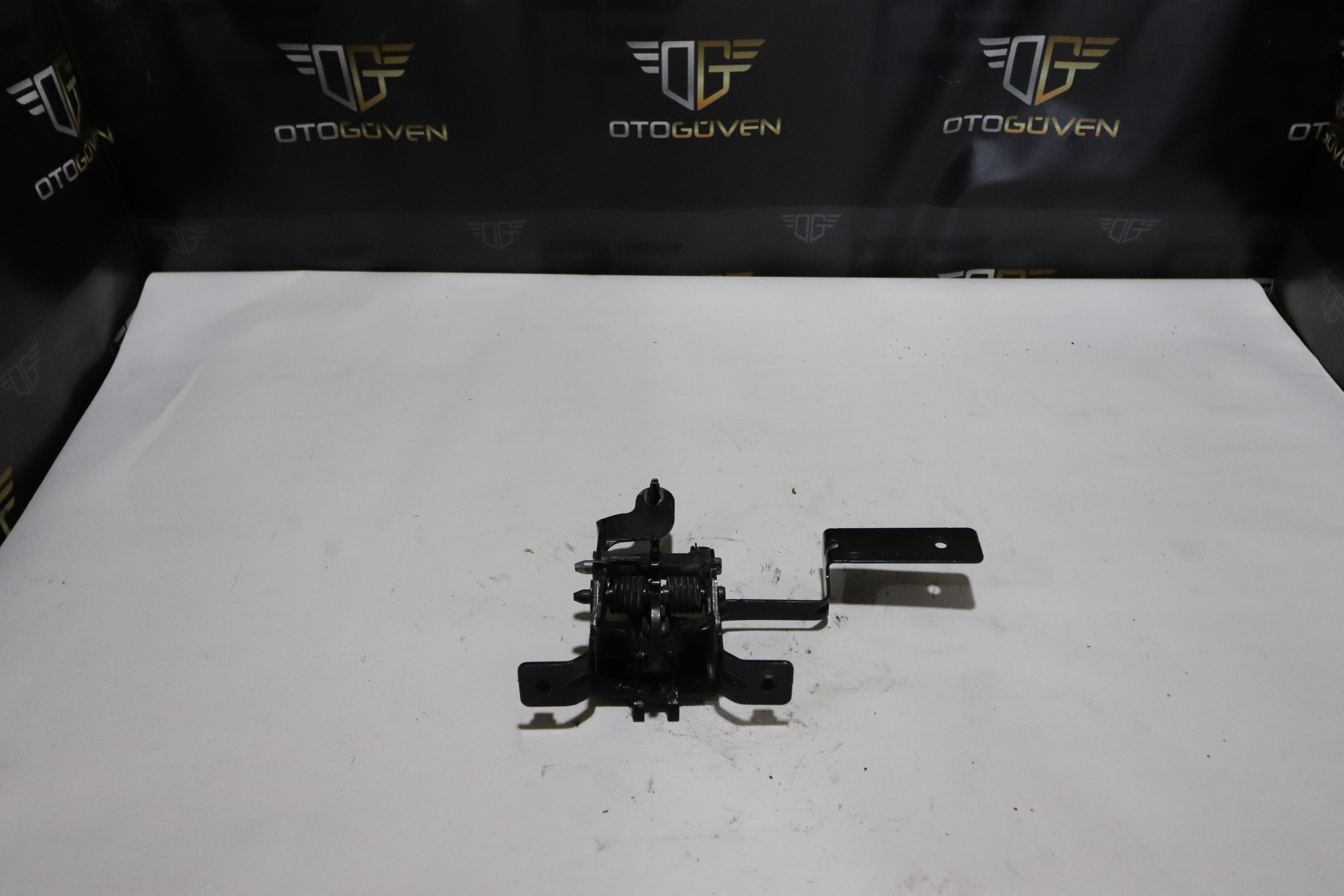 TRANSİT V363 ARKA KAPI GERGİSİ (2)