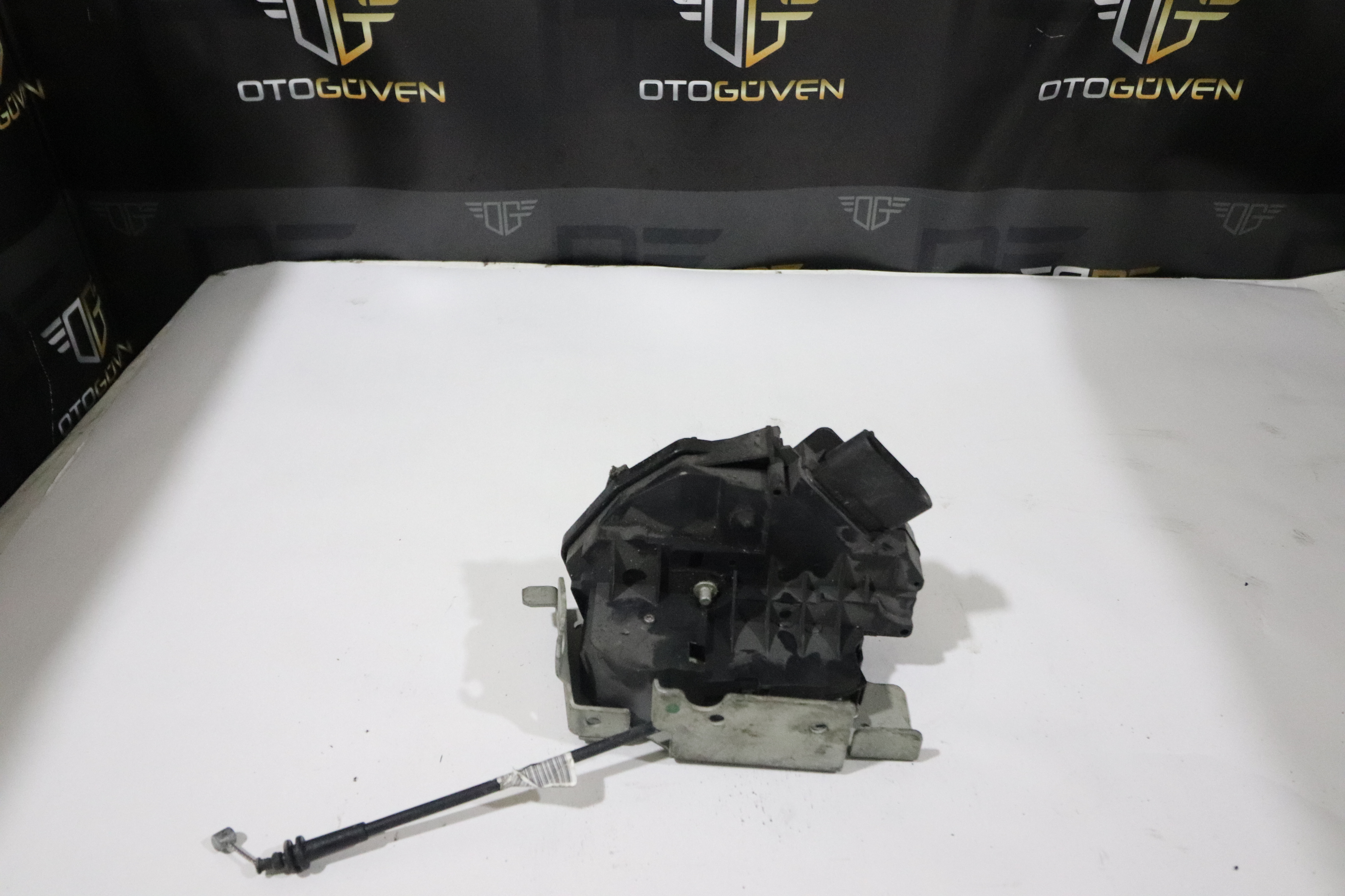 TRANSİT V363 ARKA KAPI KİLİTİ