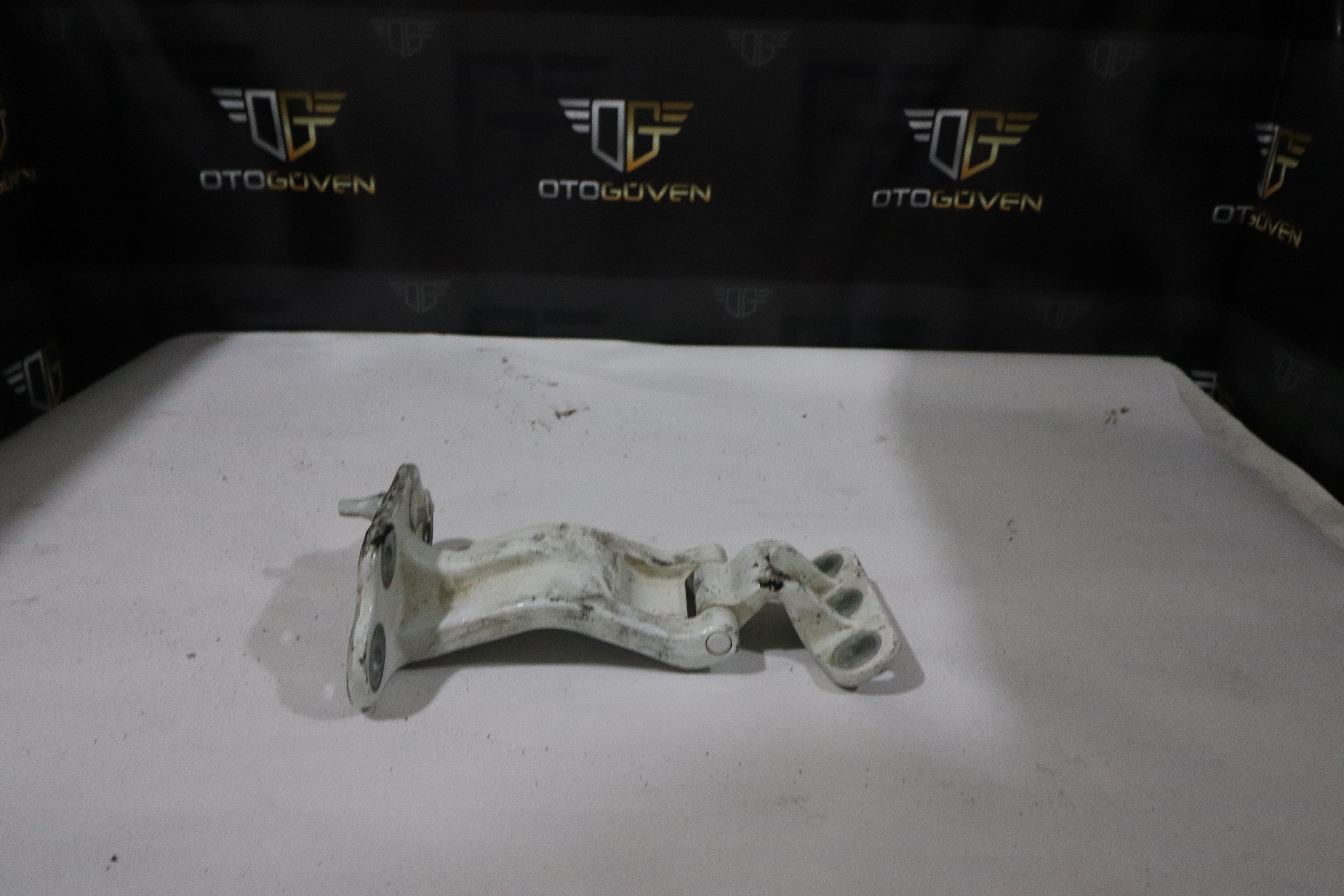 TRANSİT V363 ARKA KAPI MENTEŞESİ