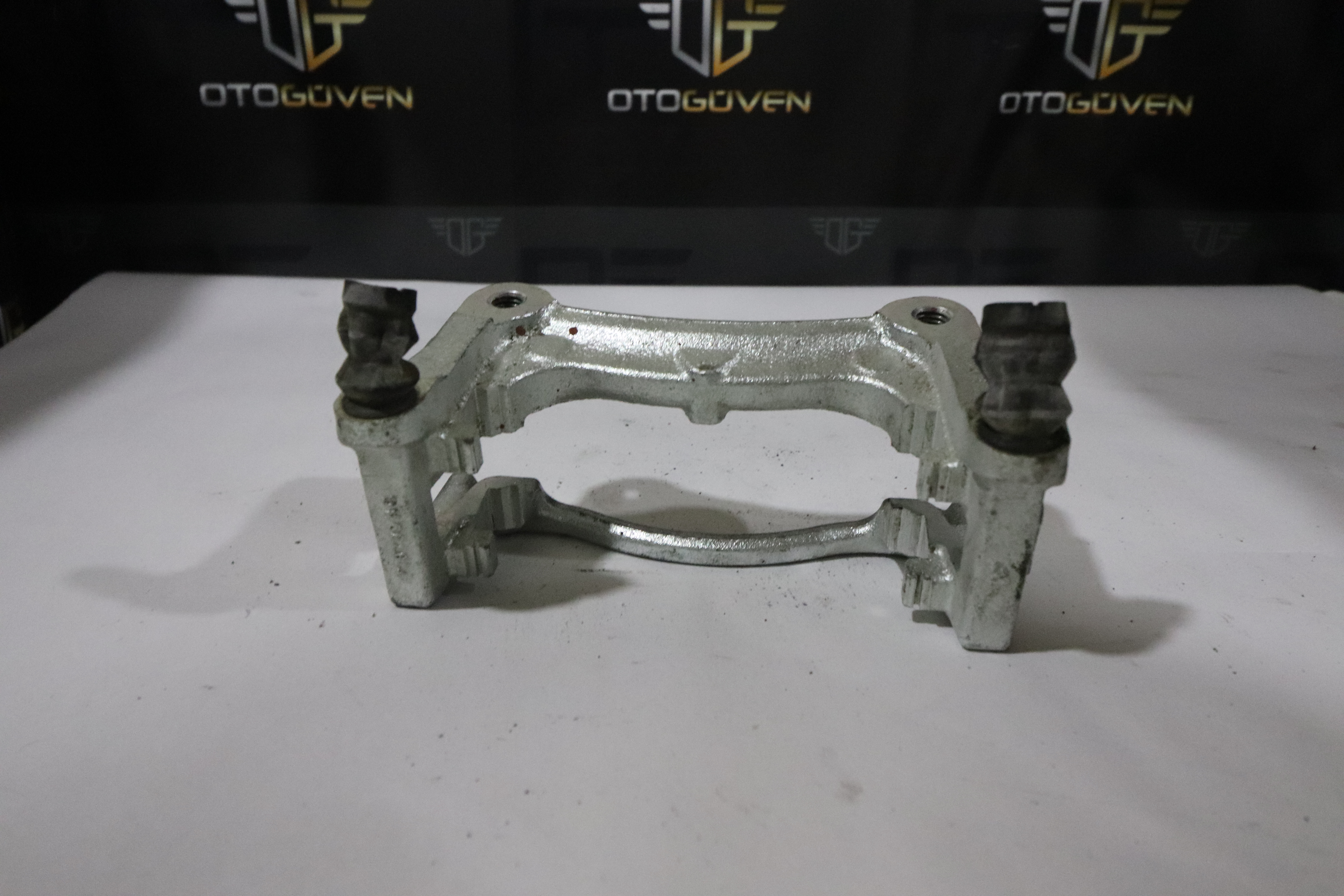 TRANSİT V363 ARKA MERKEZ AYAĞI