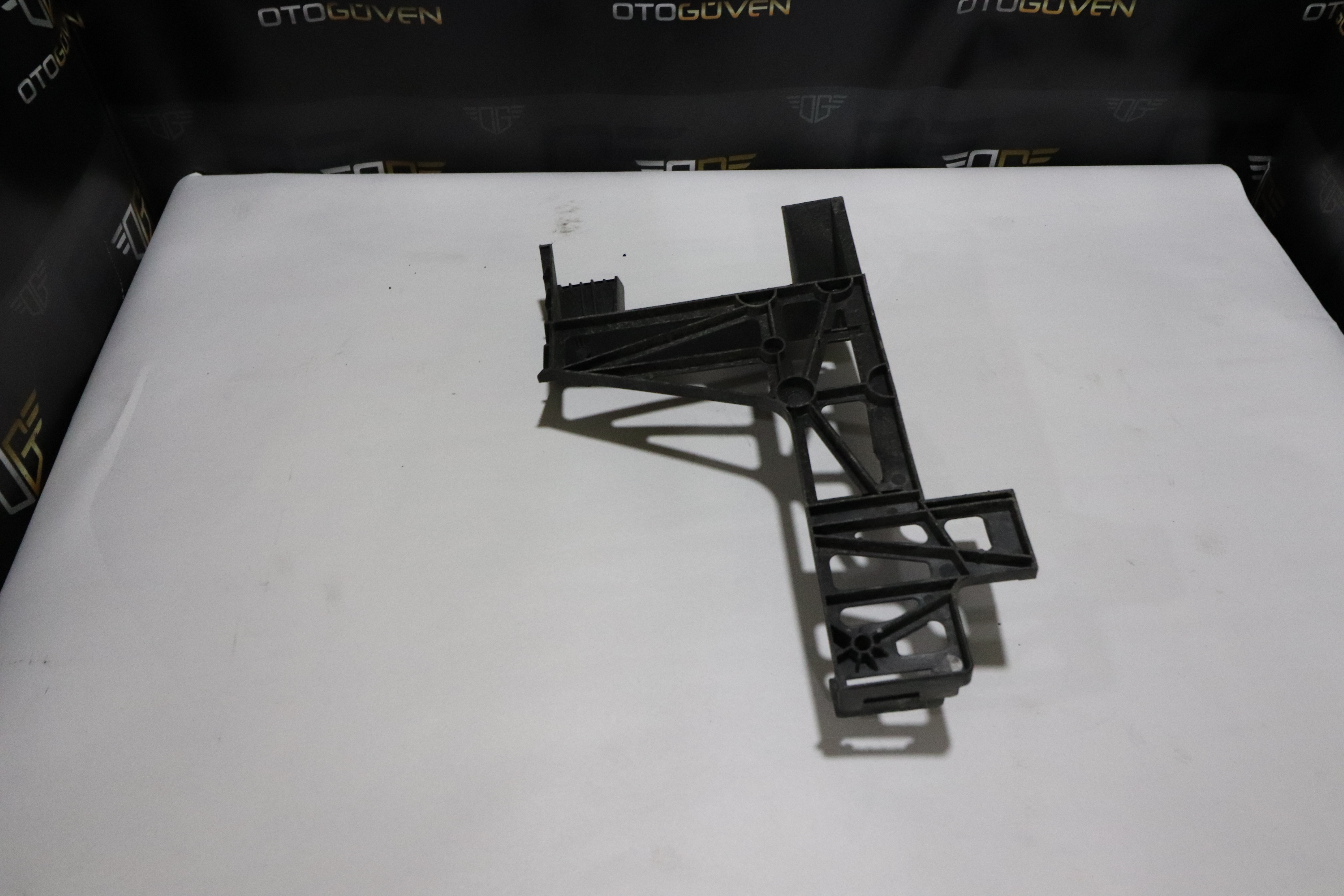 TRANSİT V363 KİLİT PLASTİĞİ