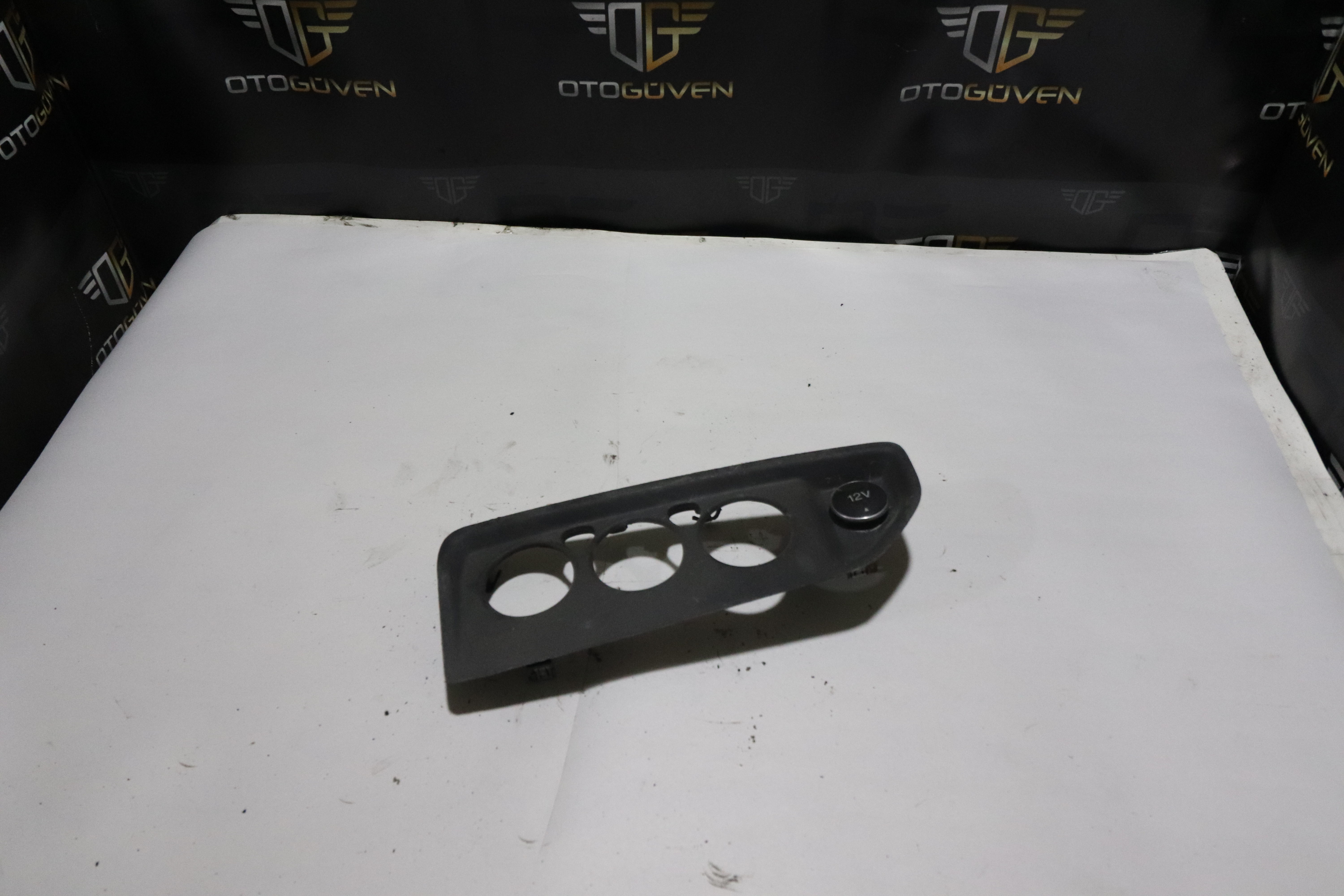 TRANSİT V363 KLİMA DÜĞME ÇERÇEVESİ