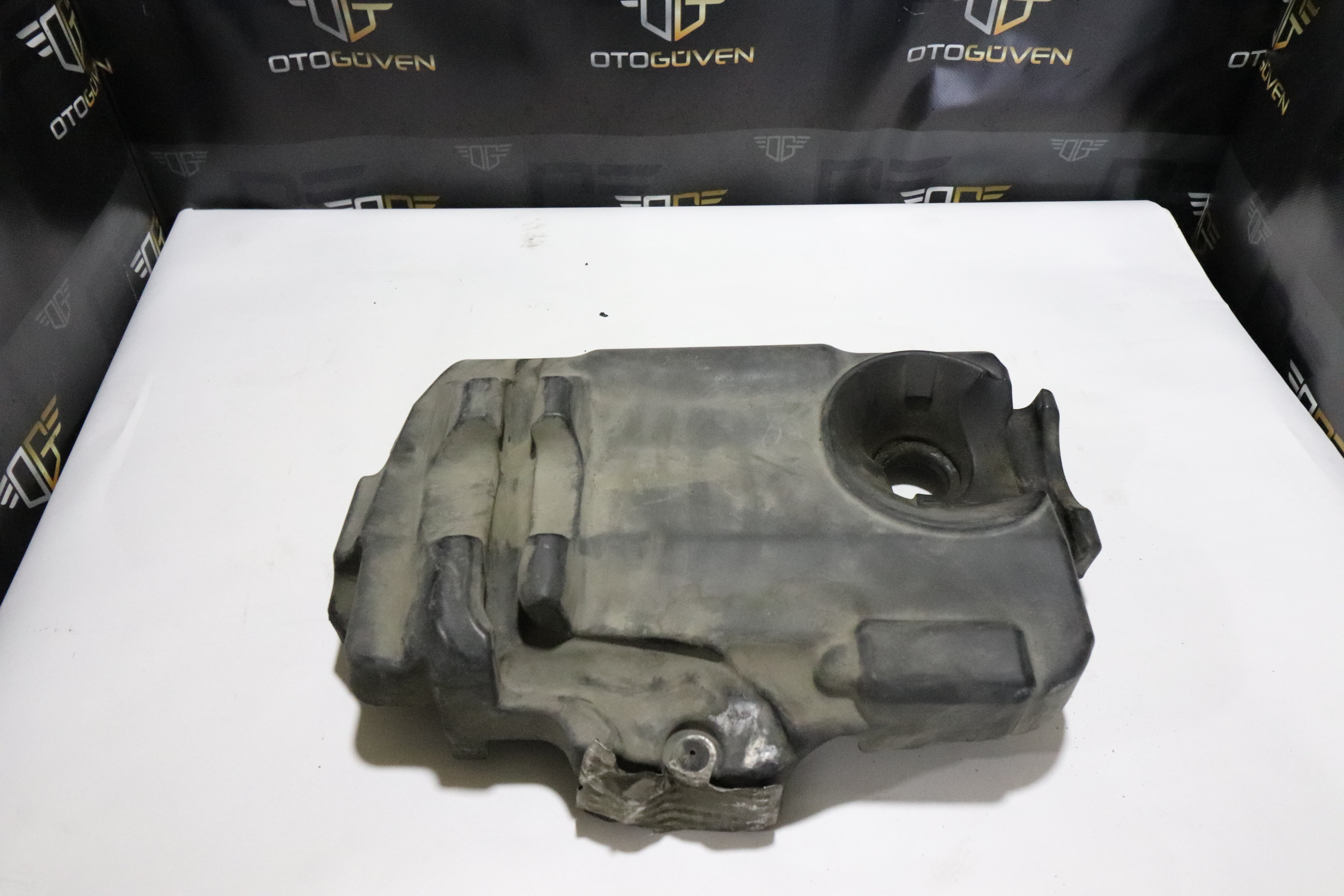 TRANSİT V363 MOTOR ÜST KAPAĞI