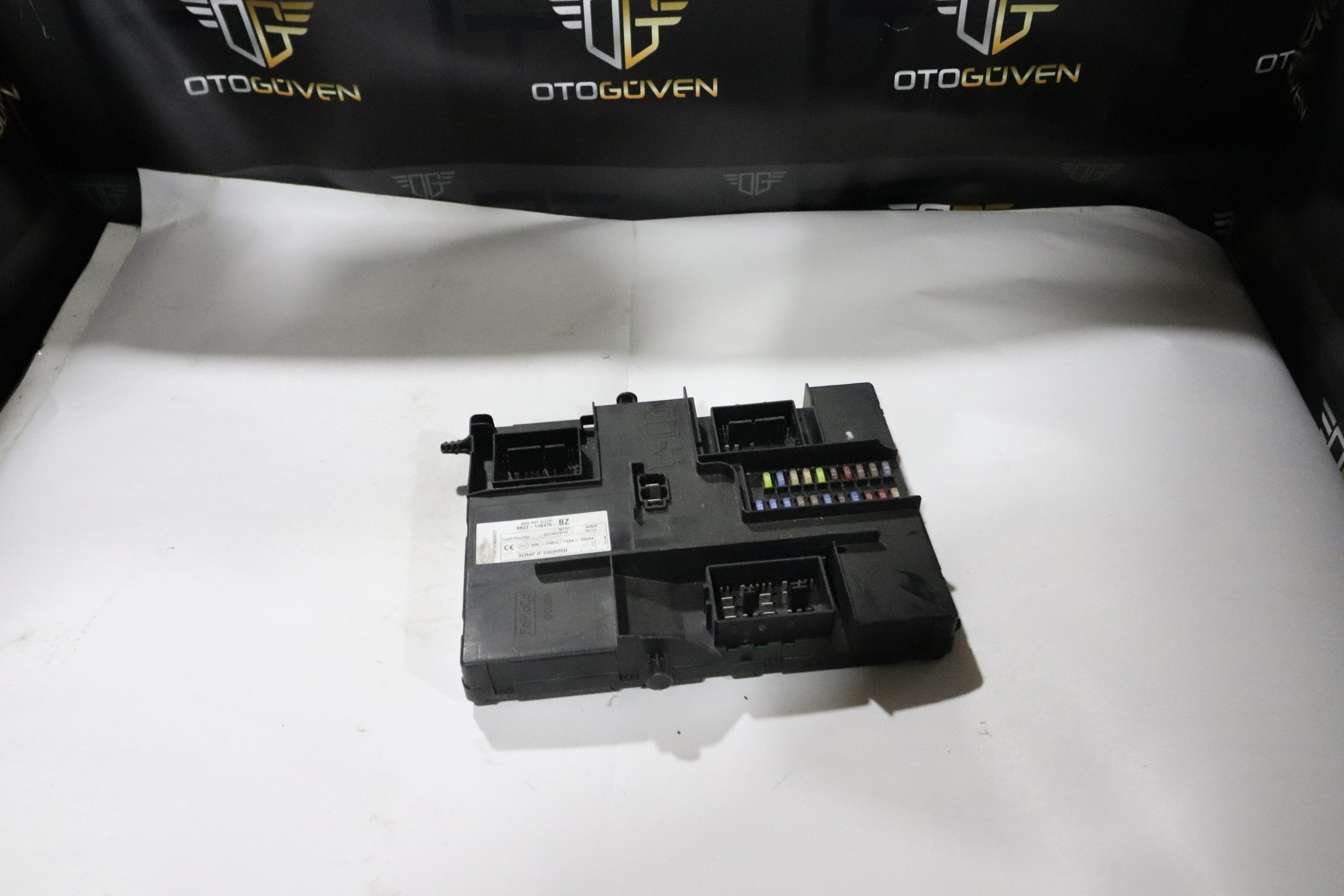 TRANSİT V363 SIFIR SİGORTA KUTUSU