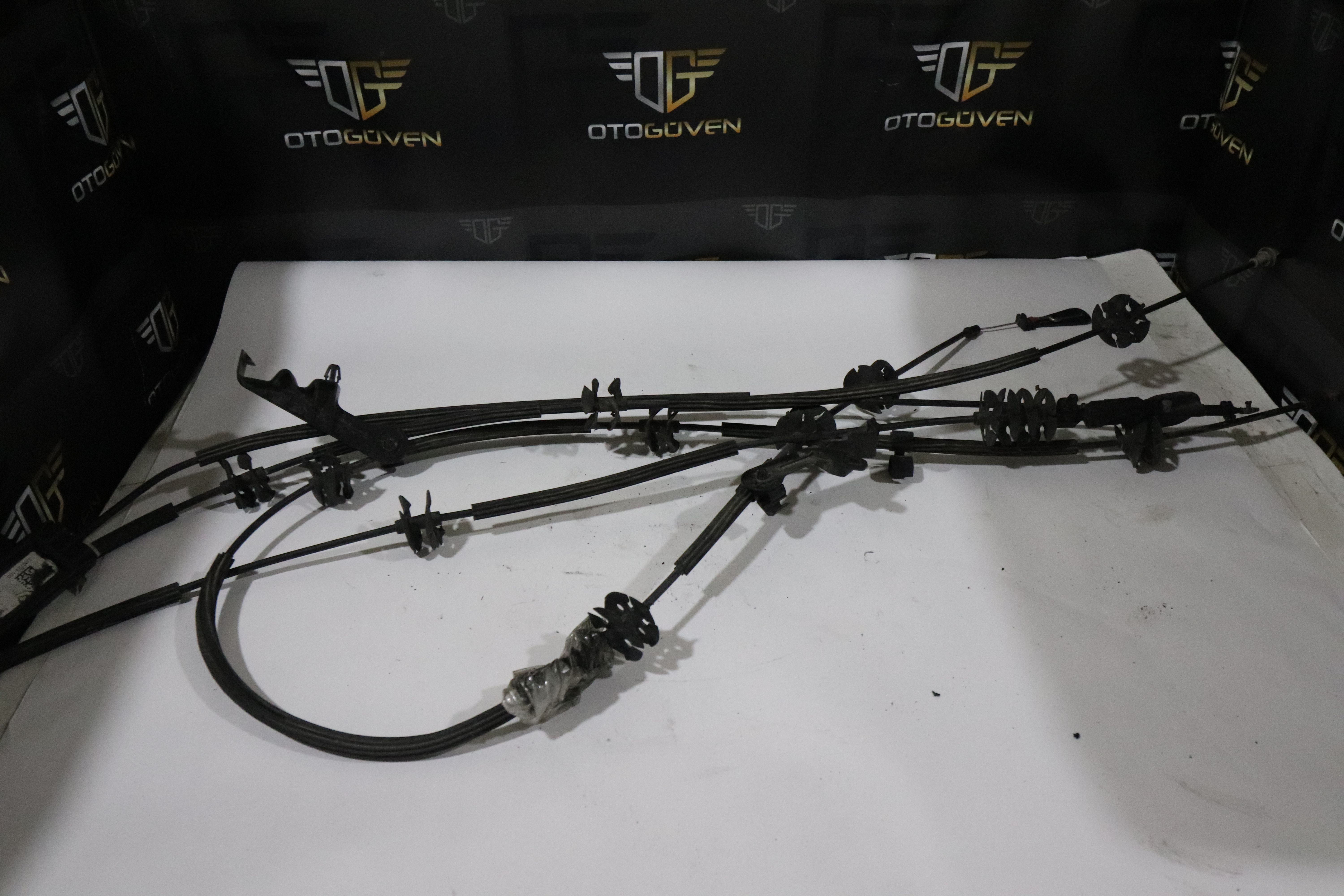 TRANSİT V363 SÜRGÜLÜ KAPI HALADI