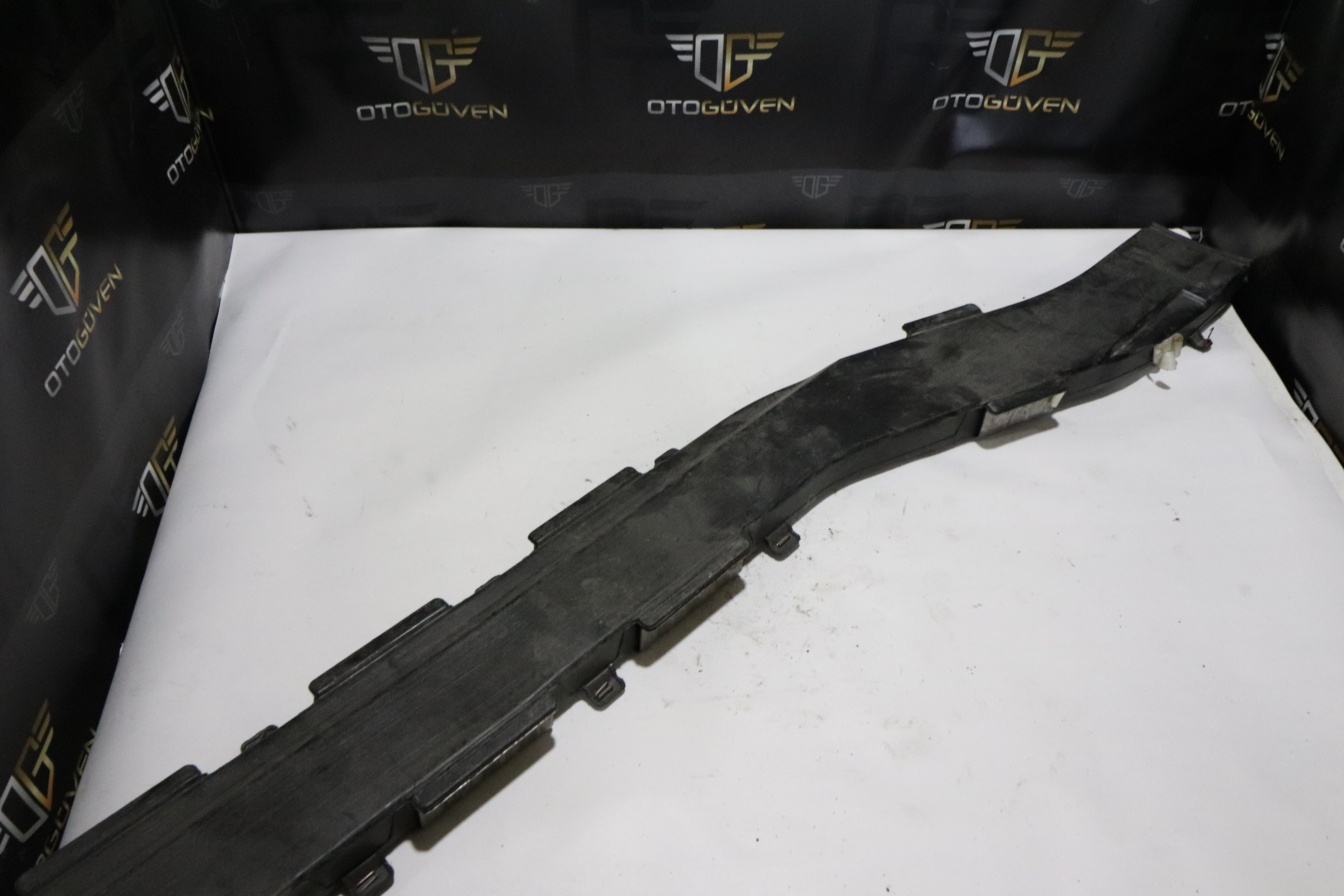 TRANSİT V363 TABAN ALT KABLO PLASTİĞİ