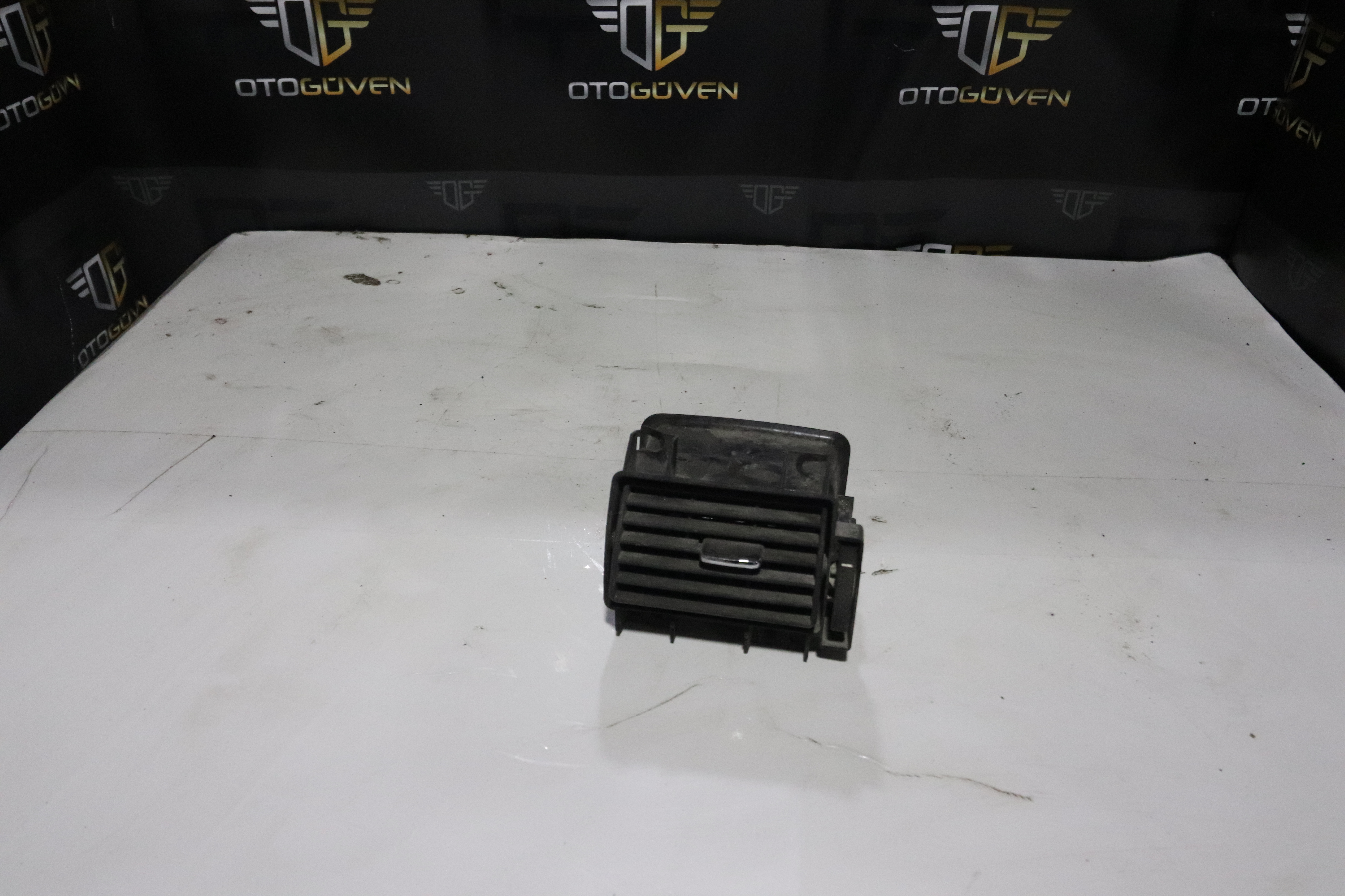 V347 TRANSİT KALORİFER IZGARASI